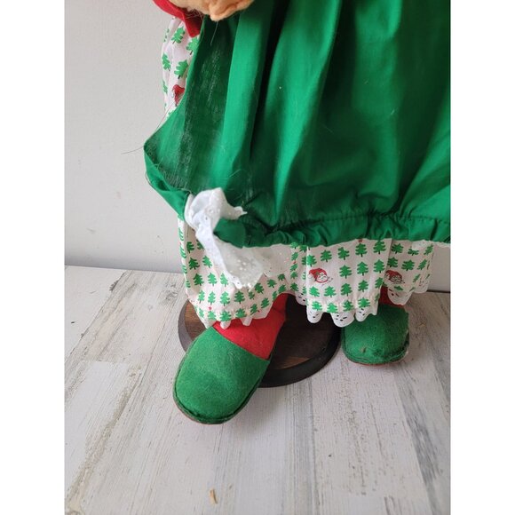 Large annalee Mrs Claus vintage Xmas home decor unique plush - Picture 5 of 16